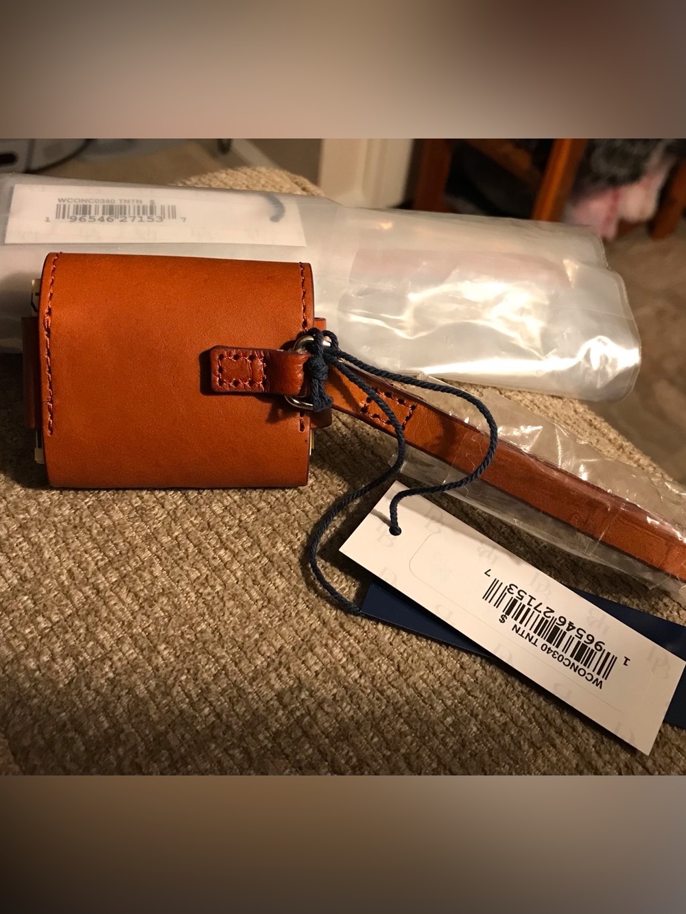 Dooney & Bourke AirPod Case 🎧 - Picture 3 of 7